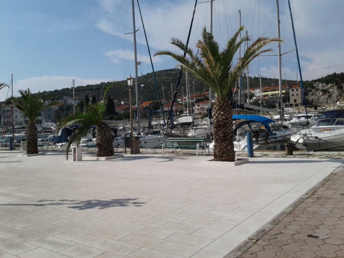 Apartment Remi, Penthouse With Balcony, Free Parking Marina Exterior photo